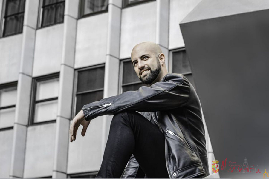 Actuación del mago Javi Rufo en el teatro Cervantes