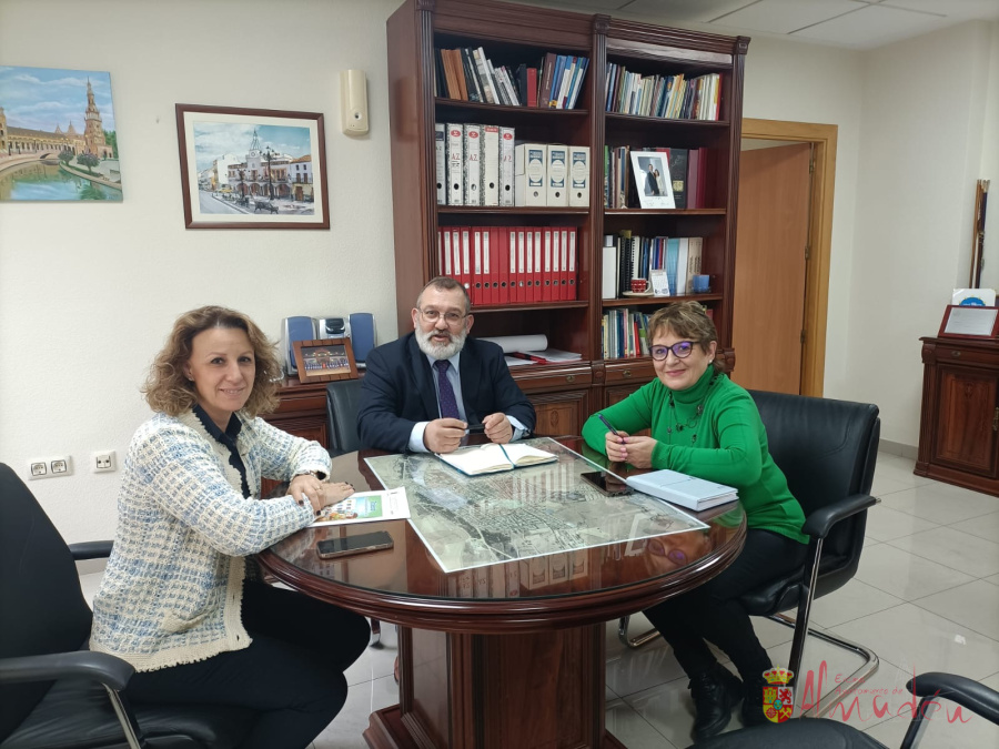 Reunión con ACAMAFAN para impulsar el apoyo a familias numerosas