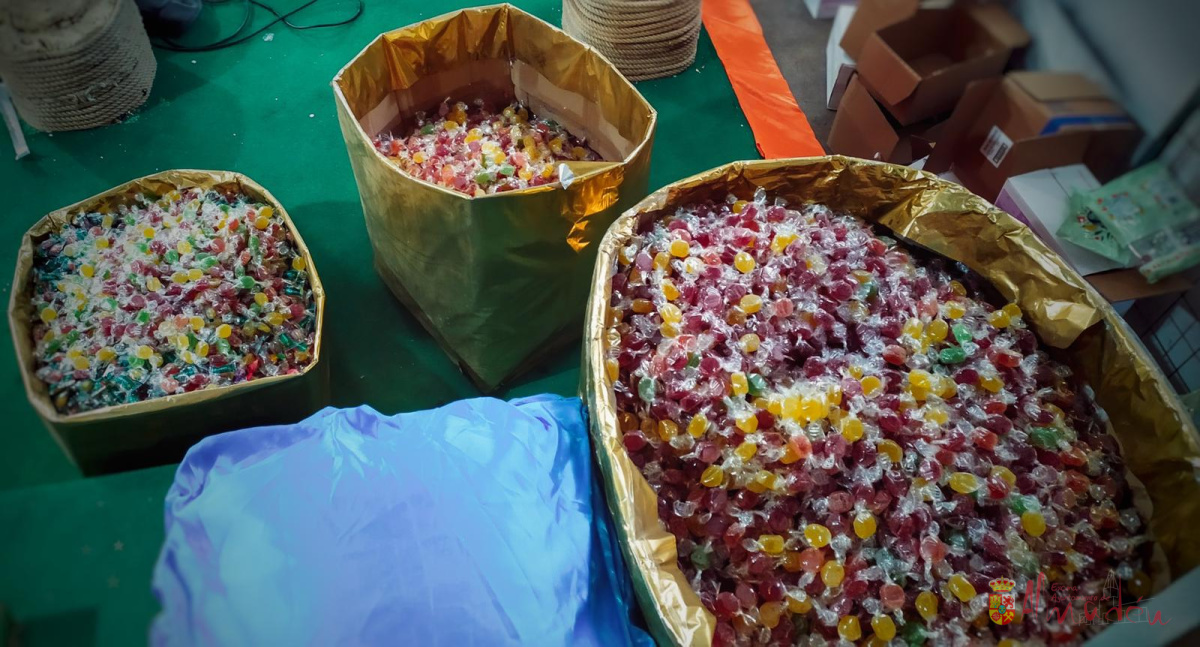 El Ayuntamiento de Almadén agradece la colaboración a empresas y entidades por su aportación de caramelos para la Cabalgata de Reyes 2024