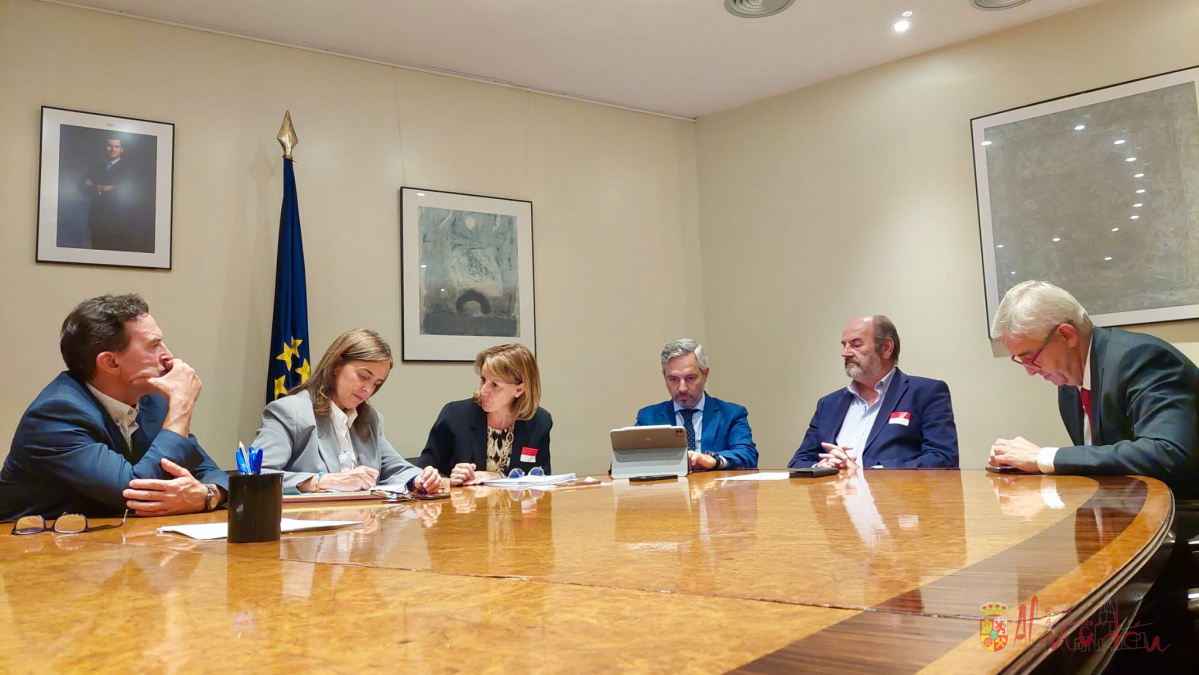 La alcaldesa de Almadén acude al Congreso de los Diputados